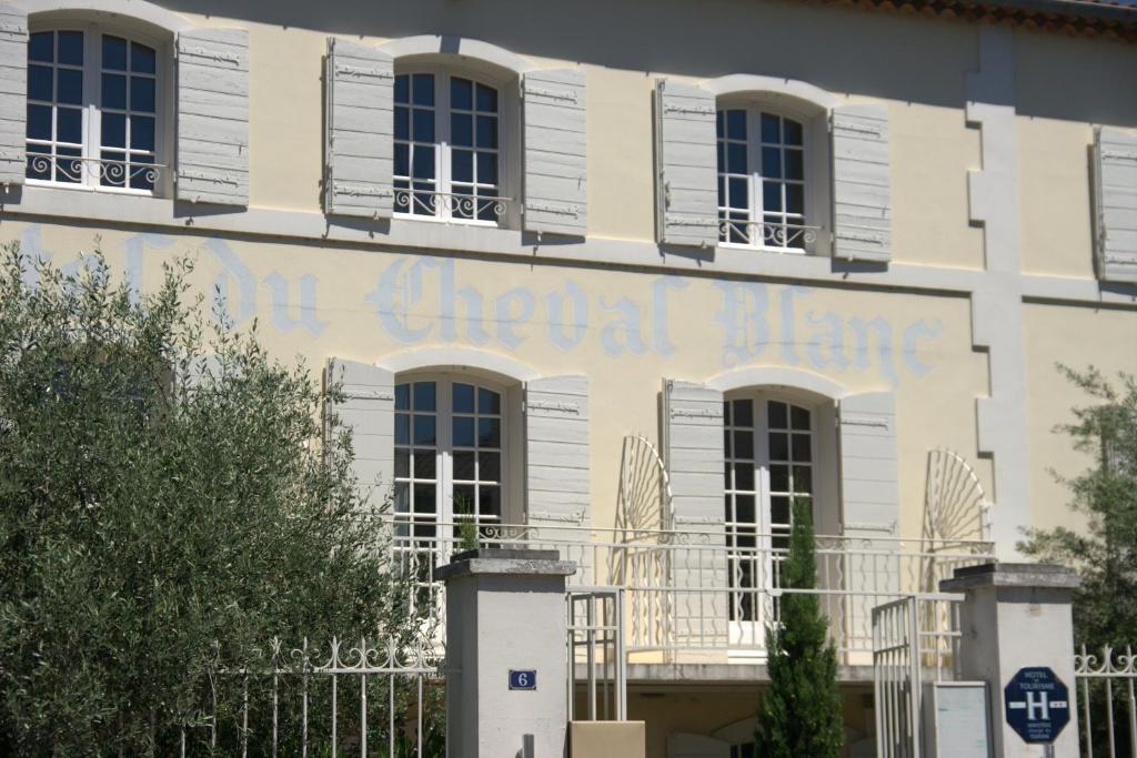Hotel Du Cheval Blanc Saint-Rémy-de-Provence Exterior photo