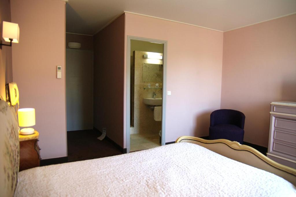 Hotel Du Cheval Blanc Saint-Rémy-de-Provence Room photo